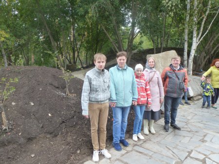 "Дом от шелеста листьев проснётся" "Дом от шелеста листьев проснётся"