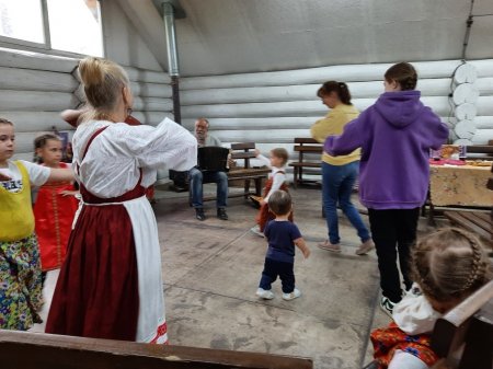 Семейные традиции от фольклорного центра "Перезвон"